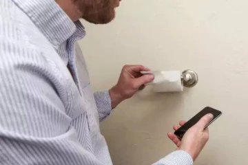 கழிப்பறையில் மொபைல் பயன்படுத்துவதால் ஏற்படும் மிகப்பாரிய கொடிய நோய்