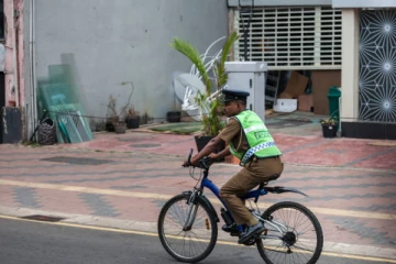 கொழும்பில் பணத்துடன் சடலமாக மீட்கப்பட்ட பெண்