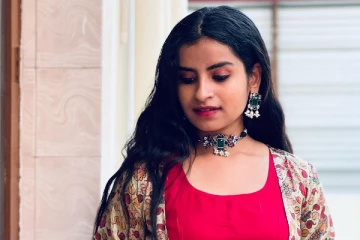 புதிய ஹேர் ஸ்டைலுக்கு மாறிய குக் வித் கோமாளி ஷிவாங்கி.. நீங்களே பாருங்க