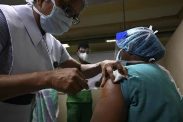 இலங்கையில் மூன்றாவது தடுப்பூசி செலுத்துவதில் ஏற்பட்டுள்ள சிக்கல்?