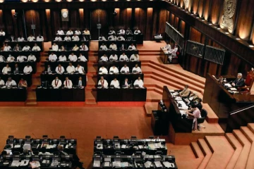 கொரோனா தொற்றுடன் சபையை சுற்றிய தமிழ்  எம்.பி!