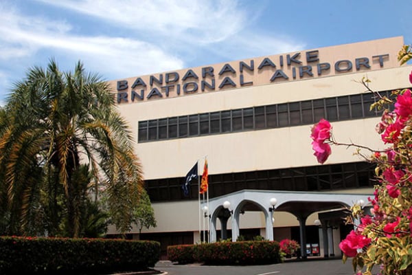 வெளிநாட்டிலிருந்து கட்டுநாயக்க விமான நிலையம் வந்தவர், அழைக்க சென்ற மூன்று தமிழர்கள் கைது | 3 Arrested In Katunayake Airport