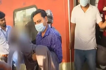 விமானத்தில் வந்த குழந்தைக்கு உடல்நலக்குறைவு: உடனே ரூ.10 லட்சம் கொடுத்து உதவிய தமிழக முதல்வர்