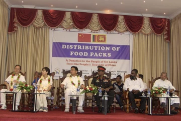 மன்னாரில் உலருணவு பொதிகள் வழங்கிவைத்த சீன தூதுவர்