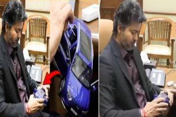 அதிகாரப்பூர்வ சந்திப்பில் முதல்வர் விஜய்யின் க்யூட்டான செயல்... படு வைரலாகும் வீடியோ!