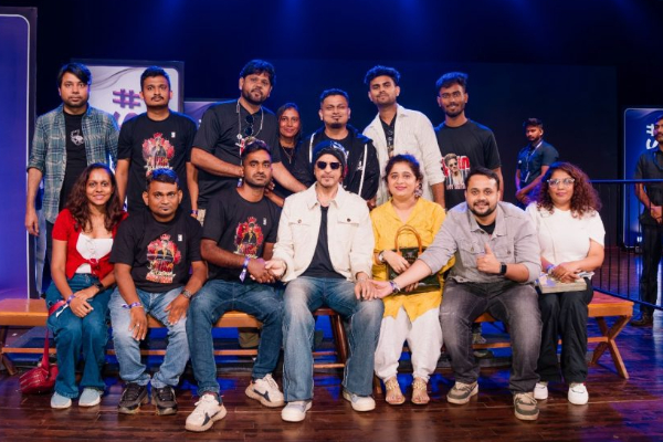 කිං ඛාන්ගේ උපන්දිනයට ලංකාවෙන් ගිය අයට අමතක නොවෙන අත්දැකීමක් | King Khan S Birthday Delights Sri Lanka Fans කිං ඛාන්ගේ උපන්දිනයට ලංකාවෙන් ගිය අයට අමතක නොවෙන අත්දැකීමක් | King Khan S Birthday Delights Sri Lanka Fans