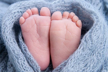 வாட்டிய வறுமை; 55 வயதில் 17வது குழந்தைக்கு தாயான பெண்!