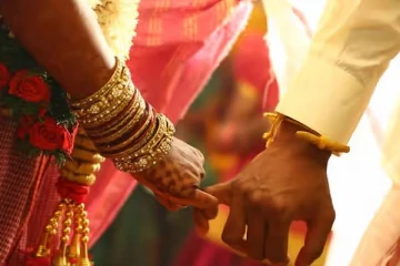 பிறந்த வீட்டை பிரிவதற்கு மனமில்லாமல் கதறிய மணமகள்...இறுதியில் மணமகன் செய்த செயல்