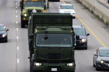 கனடாவின் பிரதான வீதிகளில் இராணுவம் குவிப்பு! ஏன் தெரியுமா