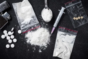 போதைப்பொருட்களுடன் சிக்கிய பல்கலைக்கழக மாணவர்கள்