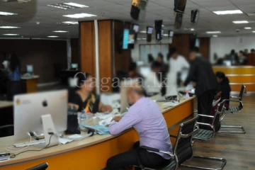 රැකියා කරන ඔබට අසුබ ආරංචියක්. - පැය 8 වැඩ මුරයට වෙන්න යන දේ මෙනන්. - අතිකාලත් නෑ.