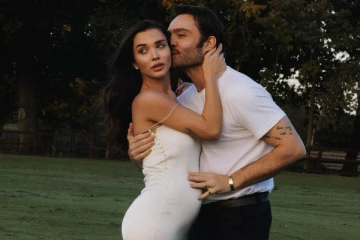 இரண்டாவது முறையாக தாயாகும் எமி ஜாக்சன்.. கர்ப்பமாக இருக்கும் புகைப்படங்களை வெளியிட்ட நடிகை