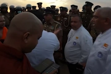 தேரர்களை தரக்குறைவாக திட்டிச்சென்ற சமையற்கலை நிபுணர்கள்!(Video)
