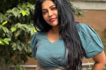 39 வயதில் அந்த இடத்தில் டேட்டூ!! இறுக்கமான குட்டையாடையில் பாக்கியலட்சுமி ராதிகா வெளியிட்ட புகைப்படம்..