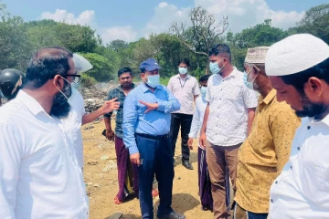 வவுனியா மாநகரசபையின் கழிவகற்றல் இடத்தை பார்வையிட்ட றிசாட் எம்.பி