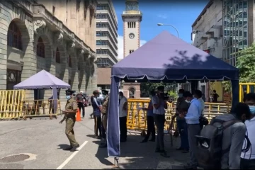 விசேட கூட்டத்தில் திடீர் மாற்றம்! ஜனாதிபதி மாளிகை நோக்கி விரையும் அரசியல் முக்கியஸ்தர்கள் (Video)