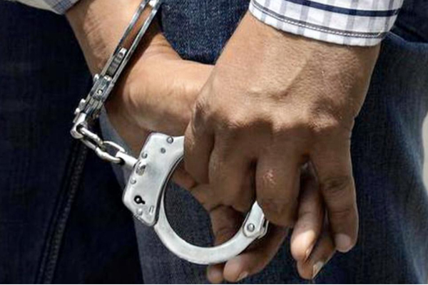 போலி கடற்படை அடையாள அட்டை பயன்படுத்திய பங்களாதேஷ் பிரஜைகள் மூவர் கைது | Three Bangladeshis Arrested For Fake Navy Id Use போலி கடற்படை அடையாள அட்டை பயன்படுத்திய பங்களாதேஷ் பிரஜைகள் மூவர் கைது | Three Bangladeshis Arrested For Fake Navy Id Use