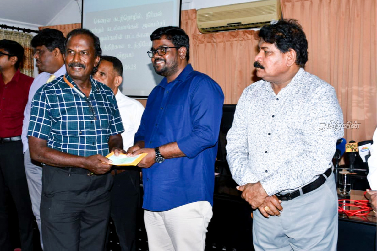 வெளிநாடுகளில் வாழும் புலம்பெயர் தமிழர்களிடம் அமைச்சர் விடுத்துள்ள கோரிக்கை | Provide Money People Affected By Cyclone Titva