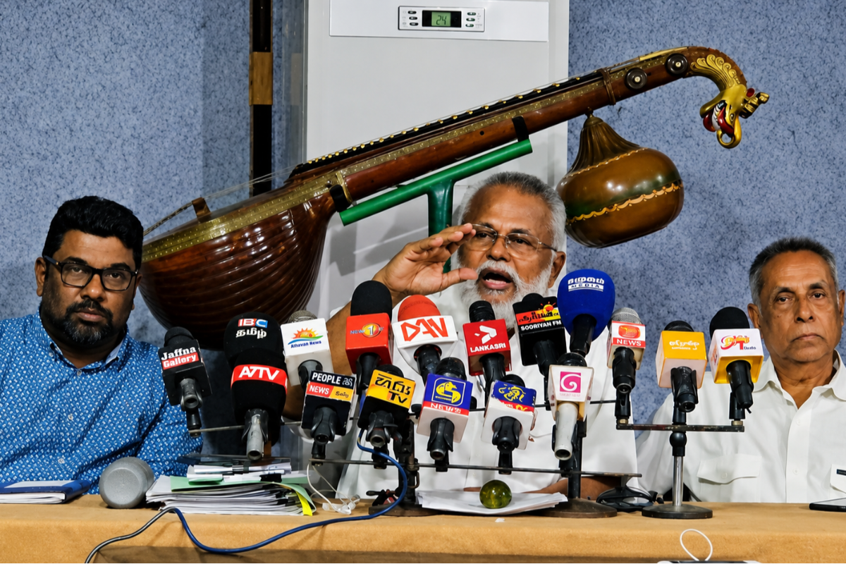 நிர்வாகத் திறனின்மை விமர்சனம்: கலந்தாலோசிப்போம் என டக்ளஸ் உறுதி | Douglas Epdp Backed Councils Lack Governance