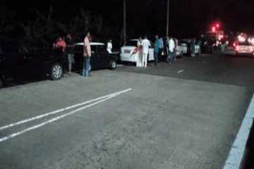 அதிவேக சாலையில் மீண்டும் ஒரு கோர சம்பவம்: இருவர் வைத்தியசாலையில்!