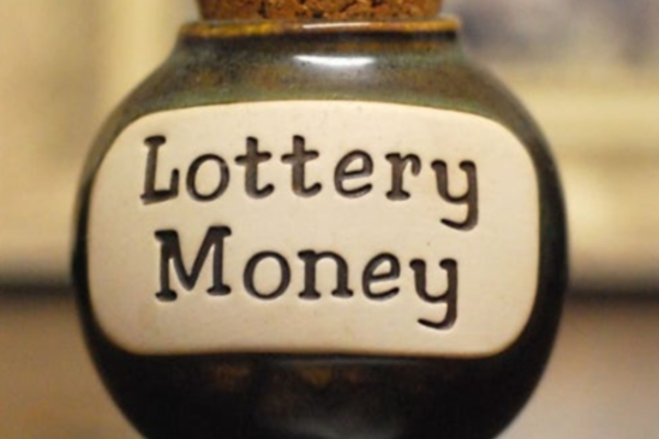 வயயோதிப பெண்ணுக்கு கிடைத்த லொட்டரி பணத்தில் மோசடி | Elderly Woman Cheated On Lottery Money