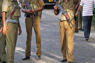 யாழில் காணியை சுத்தம் செய்யும் போது தென்பட்ட அபாயகரமான பொருள்!