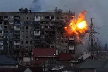 உக்ரைன் கிழக்கு பகுதியில் ரஷ்யா ஏவுகணை தாக்குதல்! இரண்டு வயது குழந்தை உட்பட 8பேர் பலி