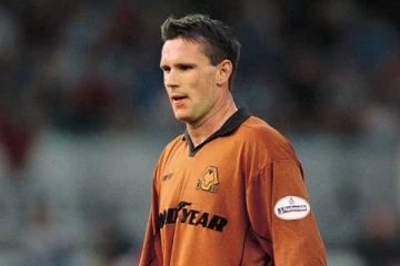 முன்னாள் கால்பந்து வீரர் 45 வயதில் அதிர்ச்சி மரணம்