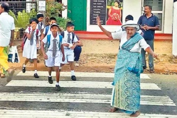 இலங்கையில்  இப்படி ஒருவரா! வியக்கவைத்த 84 வயது மூதாட்டி