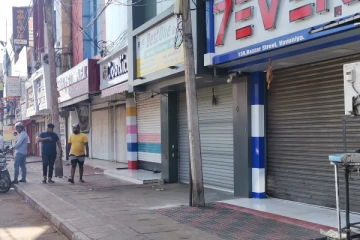 வடக்கு, கிழக்கு முழு கடையடைப்பு போராட்டத்திற்கு வவுனியாவிலும் ஆதரவு (Photos)