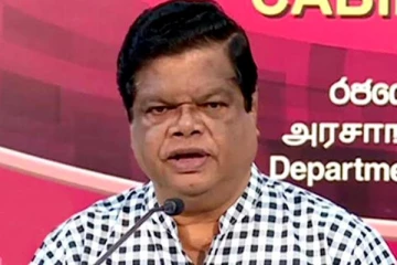ஒவ்வொருவருக்கும் தேவையானவாறு நாட்டை முடக்க முடியாது – பந்துல குணவர்தன