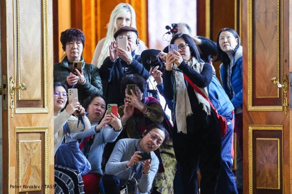 russians not happy welcome for chinese toursim