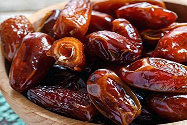 நீரிழிவு நோயாளிகள் ஒரு நாளைக்கு எத்தனை பேரிச்சை பழம் சாப்பிடலாம்? இனி முழுசா தெரிஞ்சிட்டு சாப்பிடுங்க…. | Eating Dates Produces Powerful Health Benefit