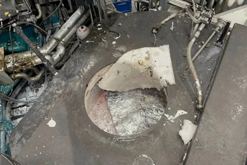 கொதிக்கும் அலுமினியக் குழம்புக்குள் விழுந்த சுவிஸ் நாட்டவர்: உயிர் பிழைத்த அற்புதம்