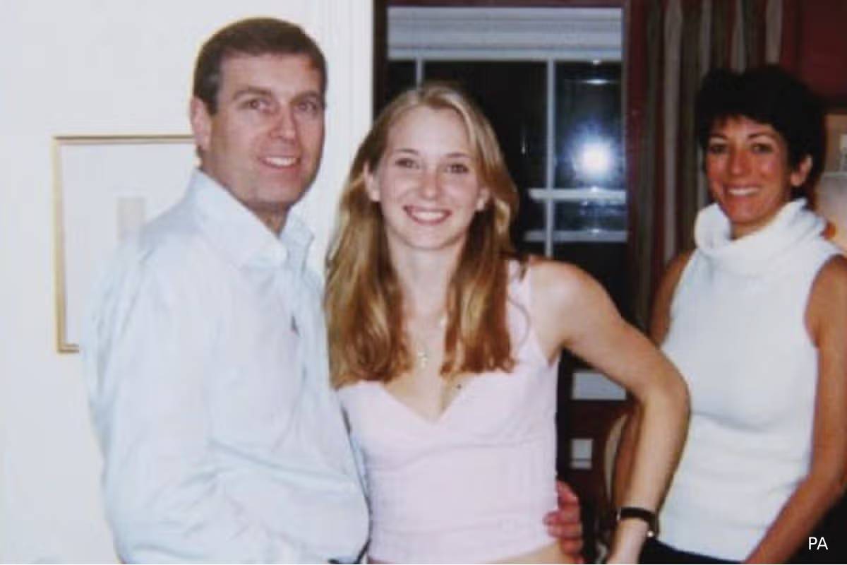 இளவரசர் ஆண்ட்ரூவுக்கு புதிய சிக்கல் | Trouble For Andrew Epstein Stay Balmoral Castle