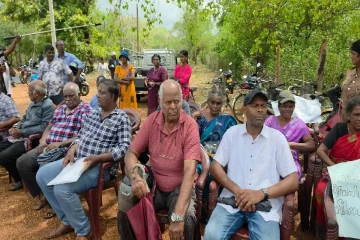 கொட்டும் மழைக்கு மத்தியிலும் தொடரும் காணி விடுவிப்பு போராட்டம்