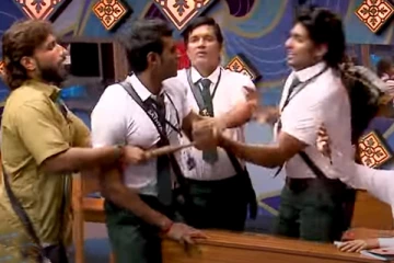 Bigg Boss: சட்டையைப் பிடித்து சண்டையிட்ட போட்டியாளர்கள்! கலவரமாகிய பிக் பாஸ் வீடு