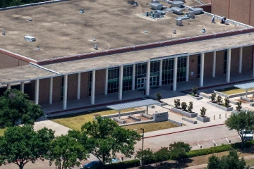 டெக்ஸாஸில் மீண்டும் பரபரப்பு! துப்பாக்கி வைத்திருந்த பள்ளி மாணவன் கைது