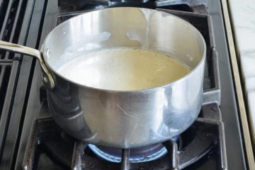 ​தேங்காய்ப்பாலை சூடுப்படுத்தினால் என்ன நடக்கும் தெரியுமா.... இவ்வளவு பெரிய ஆபத்தா? இனி முழுசா தெரிஞ்சிக்கோங்க!