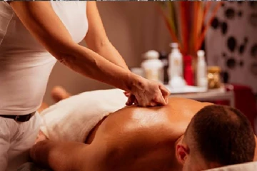 விபச்சார விடுதியில் சிக்கிய 6 பேர்