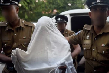யாழ். இளவாலையில் சட்டவிரோதமான பொருளுடன் இரு பெண்கள் அதிரடி கைது!
