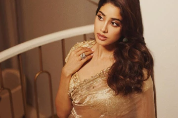 ஜான்வி கபூர் சேலையில் செம கியூட் ஸ்டில்கள்