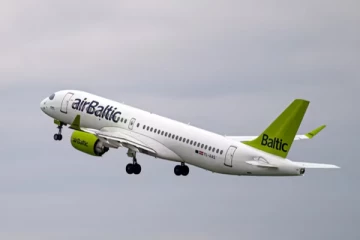 நான்கு முறை தரையிறங்க முயற்சித்தும் முடியாததால் சுவிட்சர்லாந்துக்கே திரும்பிய விமானம்