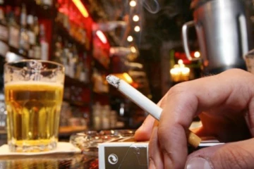 මත්පැන් සහ දුම්වැටි සම්බන්ධයෙන් ලංකාවේ රතු එළියක්..හැමෝම මේ ගැන දැනුවන් වන්න..