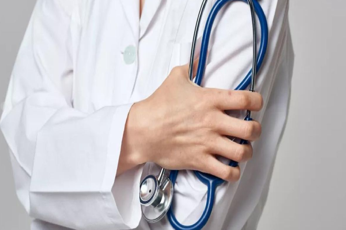 பிரித்தானியாவில் பெரும் சேவையாற்றி உயிரிழந்த இலங்கை வைத்தியர் ; குடும்பத்திற்கு நேர்ந்துள்ள அவல நிலை | Sri Lankan Doctor Dies After Long Service In Uk பிரித்தானியாவில் பெரும் சேவையாற்றி உயிரிழந்த இலங்கை வைத்தியர் ; குடும்பத்திற்கு நேர்ந்துள்ள அவல நிலை | Sri Lankan Doctor Dies After Long Service In Uk