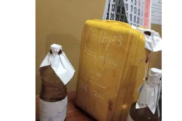 யாழிற்கு நூதனமான முறையில் கடத்தப்பட்ட கசிப்பு! | Leaked In A Sophisticated Way To Jaffna