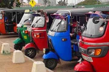 ඉන්ධන මිල අඩු කිරීමත් සමග ත්‍රිරෝද රථ ගාස්තු පහළට