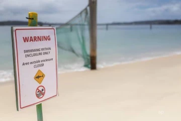 கடற்கரைகளை மூடிய அவுஸ்திரேலியா ; அதிகாரிகள் எச்சரிக்கை