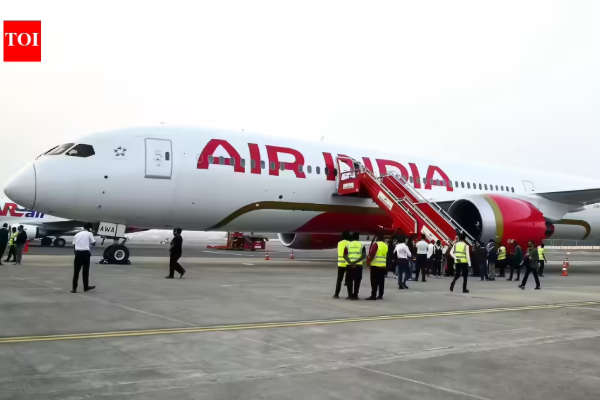 பெங்களூருவில் தரையிறக்கப்பட்ட ஏர் இந்தியா நிறுவனத்தின் போயிங் விமானம் | Air India Boeing Plane Lands In Bengaluru