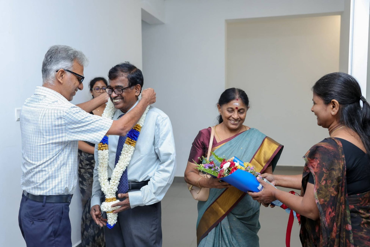 34 ஆண்டுகள் அயராத அர்ப்பணிப்பு; ஓய்வு பெறும் யாழ்ப்பாண சிரேஷ்ட மருத்துவர் ஸ்ரீஸ்கந்தராஜா! | Jaffna Hospital Senior Dr Sriskandarajah Retires
